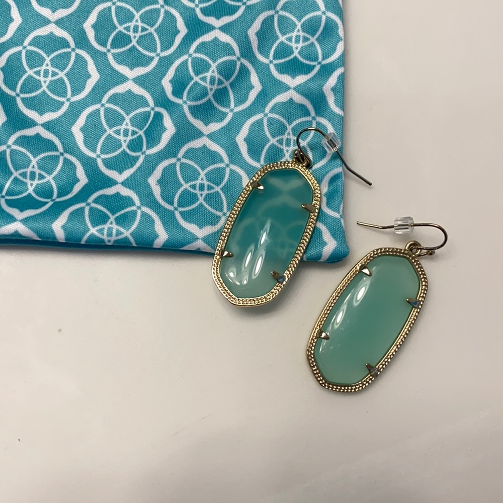 Kendra Scott Elle Earrings in Chalcedony